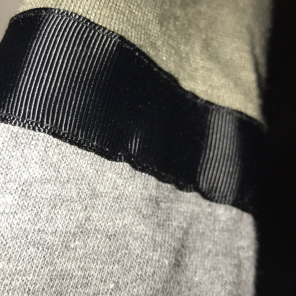 Sweatshirt - Picture 3 of 4